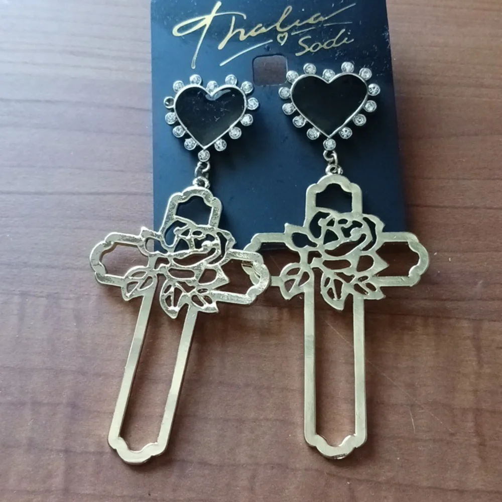 Thalia Sodi Cross With Heart Gold Earrings Mother's Day - Picture 4 of 7